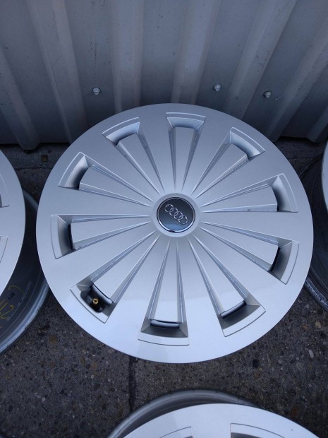 5x112 16 Gyári Audi alufelni dísztárcsával 60000ft a 4db /142/