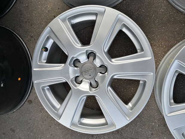 5x112 17 Gyári Audi alufelni 110000ft a 4db /310/