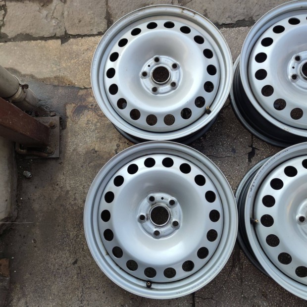 5x112 17 Gyri Volkswagen Caddy lemezfelni 78000ft a 4db/45/