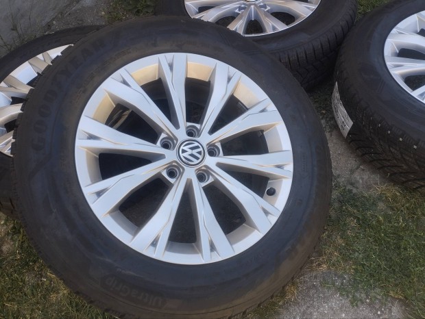 5x112 17 VW Tiguan gyári - 215/65 r17 " téli goodyear Skoda Seat Audi