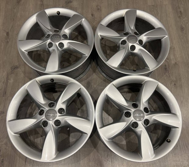 5x112 17 gyri Audi A6 A4 Q5 VW Skoda Seat alufelni 