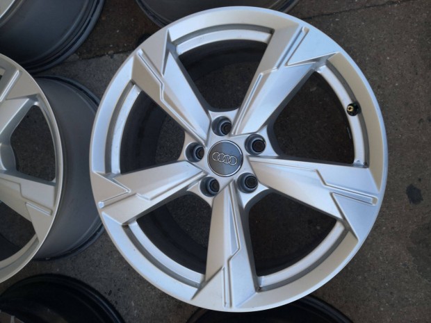 5x112 18 Gyri Audi alufelni 158000ft a 4db Ingyenposta!/373/