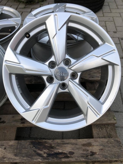 5x112 18" Audi A6 A4 B8 B9 B7 Passat alufelni