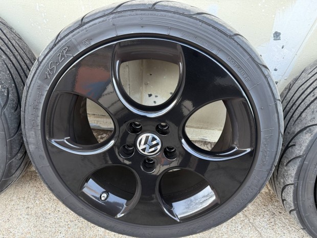 5x112 18" VW Golf V GTI Detroit felni szett,225/40 R18 slick gumikkal