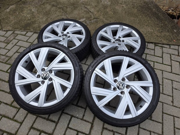 5x112 18" Vw Bergamo gyári alufelnik téli 225/40 R18