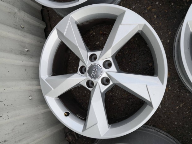 5x112 19 Gyári Audi alufelni 180000ft a 4db /162/