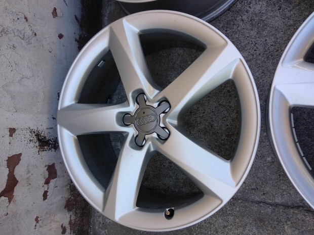 5x112 19 Gyári Audi alufelni 220000ft a 4db/93/