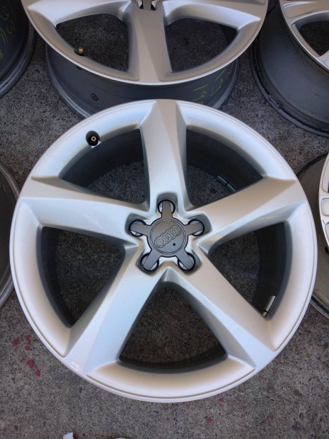 5x112 19 Gyri Audi alufelni 220000ft a 4db Ingyenposta!/93/