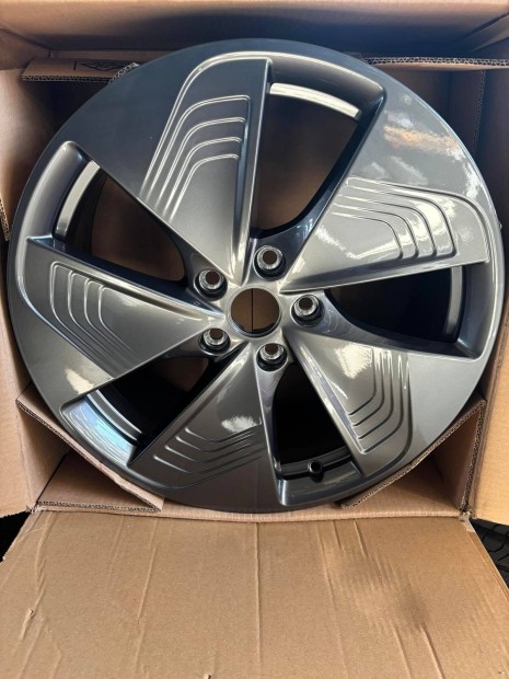 5x112 5 x 112 új Seat Cupra Born alufelni 18 col 10E601025N Ár/db