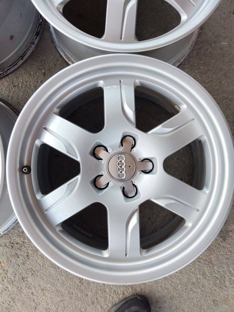 5x112 7,5x 17" r17 et28 Gyári Audi A5/S5/Cabrio alufelni