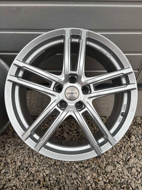 5x112 8 x 19 col ET30 Mercedes Eqc új Dezent alufelni garnitúra ÁR/db