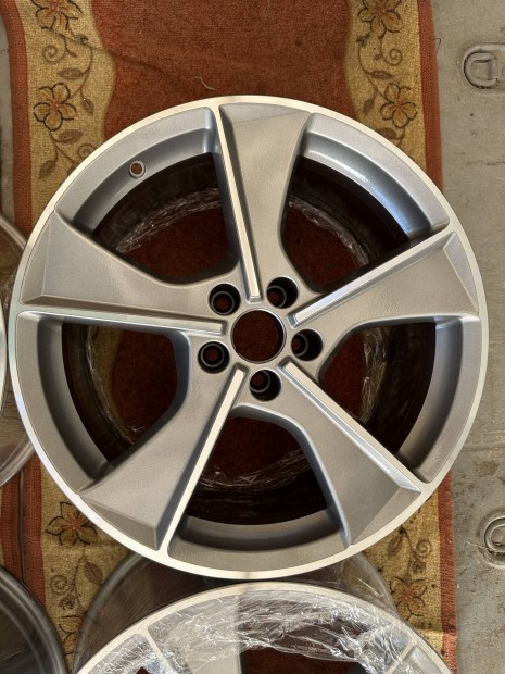 5x112 Audi ET28 245/40R19 Pirelli Cinturato P7