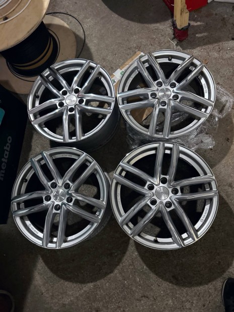 5x112 Dezent 17"újszerű R17, 17 VW,Skoda,SEAT felnik