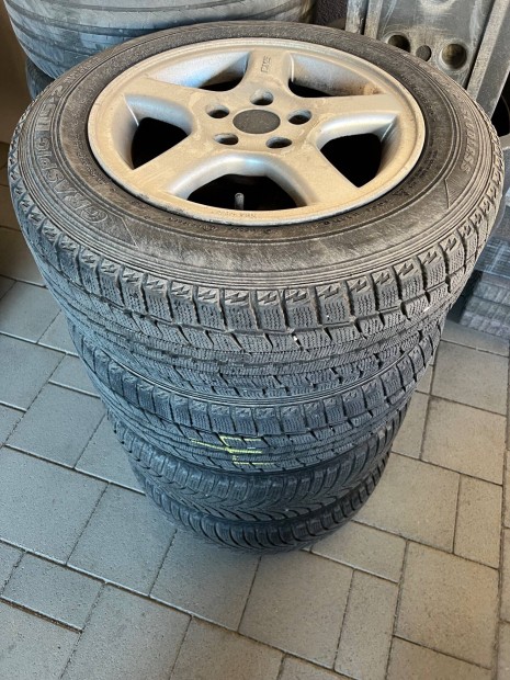 5x112 R15 Alufelni garnitra j tligumikkal 40.000 Ft