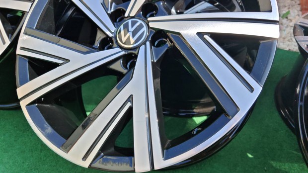5x112 R18 gyári VW Golf 8 R-line "Bergamo" Bicolor