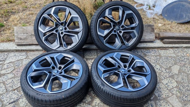 5x112 R19 - Skoda Octavia 4 RS
