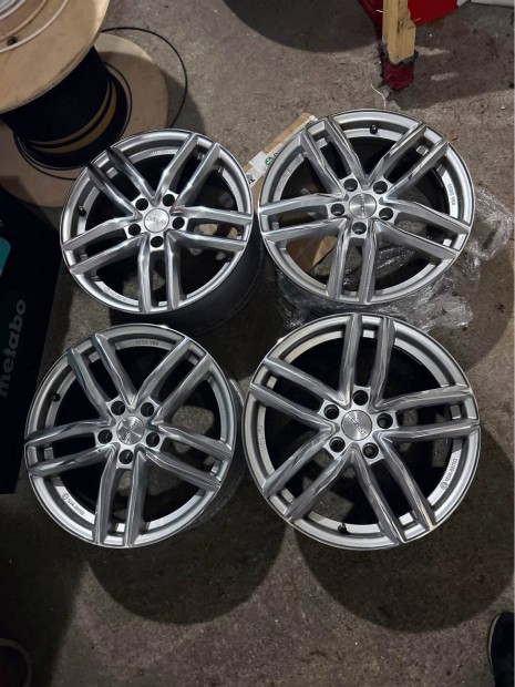 5x112 VW,Skoda,SEAT 17"nyari Good Year R17, 17