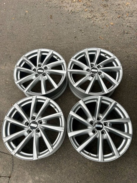 5x112 VW,Skoda,SEAT,Mercedes,Mini 18"tli Toyo R18, 18