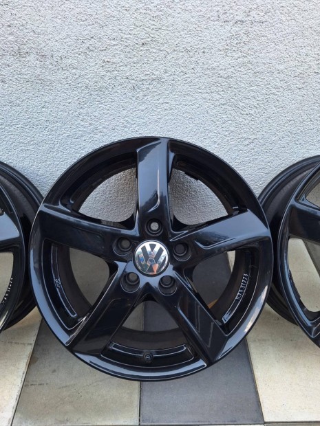 5x112 Volkswagen specifikus 16-os fekete felni Golf Passat T-Roc