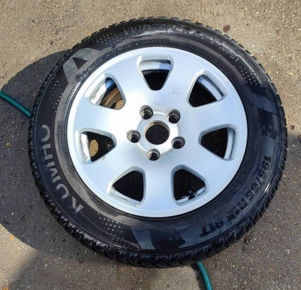 5x112 alufelni 195/65 R15 téligumival. Csere is!