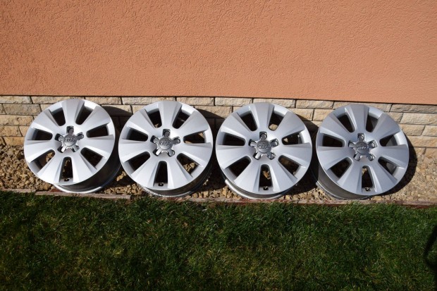 5x112-es, 17-es gyri Audi S line felni garnitra 8K0601025 AM