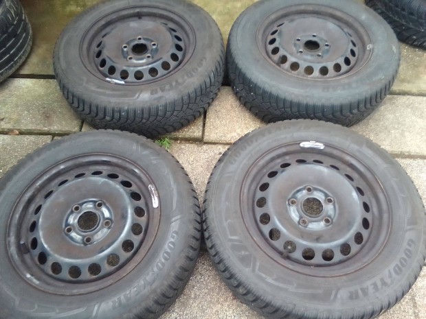 5x112 gyri VW lemezfelni 195/65R15 Goodyear jszer tli gumival