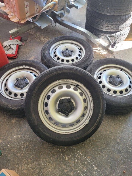 5x112 lemezfelni 15-s et47 nyri gumival 195/65 r15