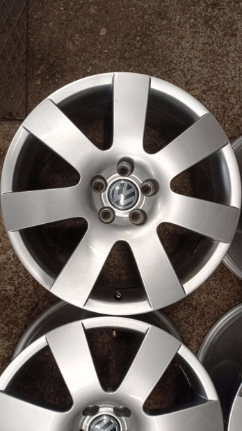 5x112 lyukosztású Gyári Volkswagen 18 colos használt alu felni garnitú