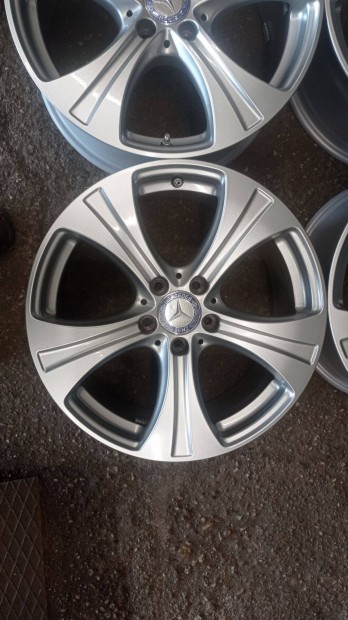 5x112 lyukosztású gyári Mercedes 18 colos használt szép állapotú alu
