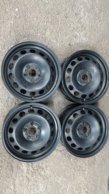 5x112 lyukosztású használt 16 colos Gyári Volkswagen acél felni garnit