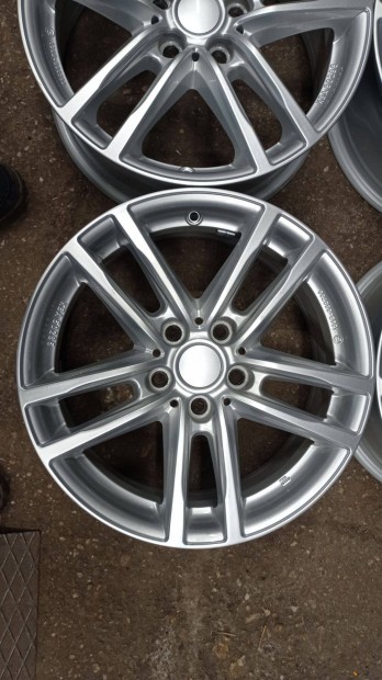 5x112 lyukosztású használt 17 colos szép állapotú Uniwheels alu felni