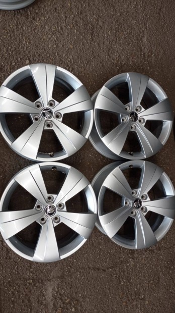 5x112 lyukoszts hasznlt szp llapot Gyri Skoda 17 colos alu feln