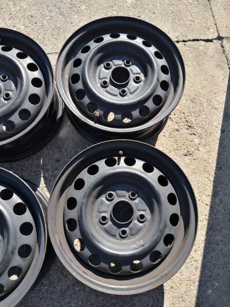 5x114,3 15 Gyri toyota suzuki fiat lemezfelni 35000ft a 4db/70/