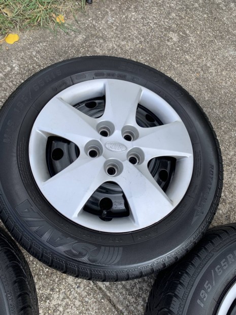 5x114,3 15" Hyundai KIA Mazda lemezfelni szett