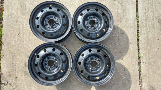 5x114,3 15" Kia Carrens 4db lemezfelni