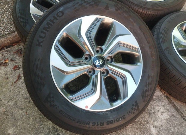 5x114,3 16 Hyundai Kona gyári - Kumho 205/65 r16 " nyári gumi