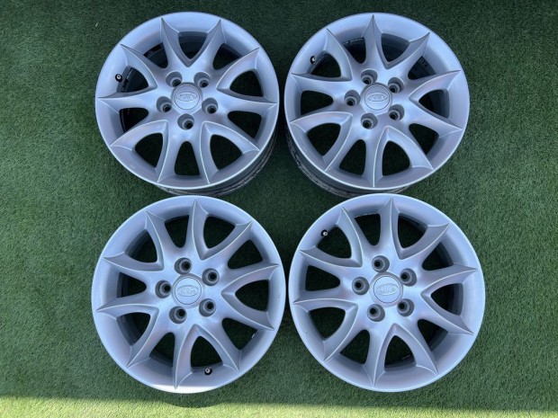 5x114.3 16" Kia gyári alufelni 6Jx16h2 ET51