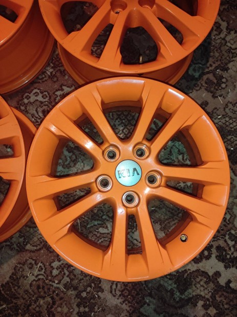 5x114.3 16" Kia gy�ri alufelni szett
