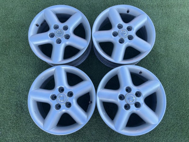 5x114.3 16" Nissan gyári alufelni 6,5Jx16h2 ET40