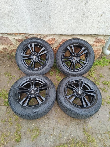 5x114,3 16 / 16" Gy�ri Hyundai / Kia alufelni 205/60 R16 t�li gumi