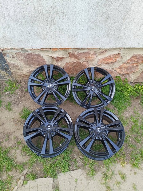 5x114,3 16 / 16" Gy�ri Hyundai / Kia f�nyes fekete alufelni