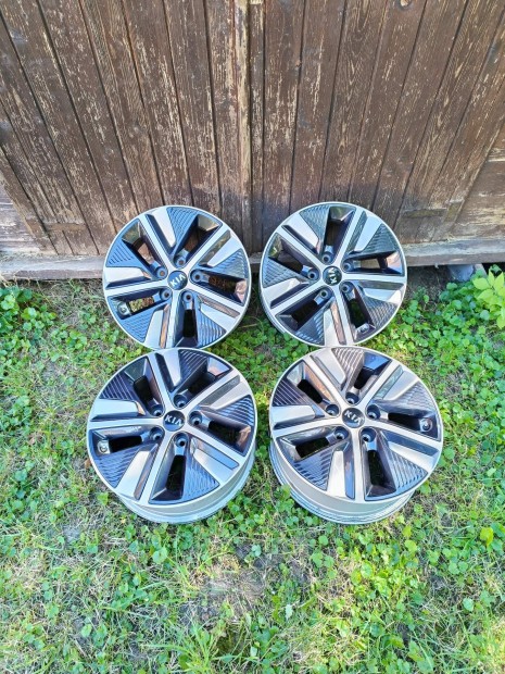 5x114,3 16 / 16" Gyri Kia / Hyundai alufelni, szenzorok
