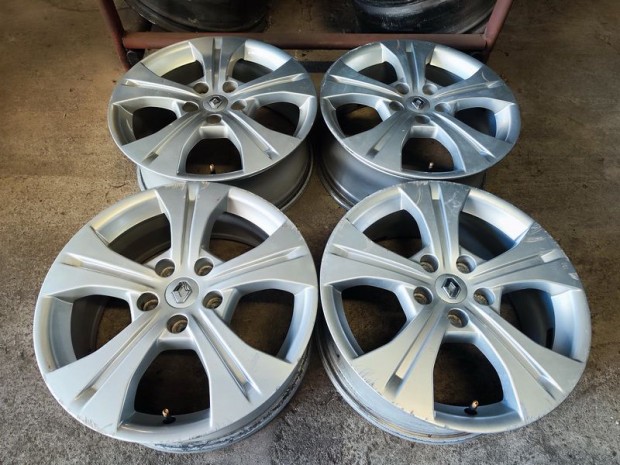 5x114,3 17" Gyri Renault Megane III Alufelni 90Garage #1512