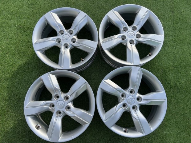 5x114.3 17" Hyundai gyári alufelni 7Jx17h2 ET47