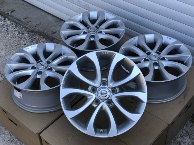 5x114.3 17" j Gyri Nissan Alufelni 17 col