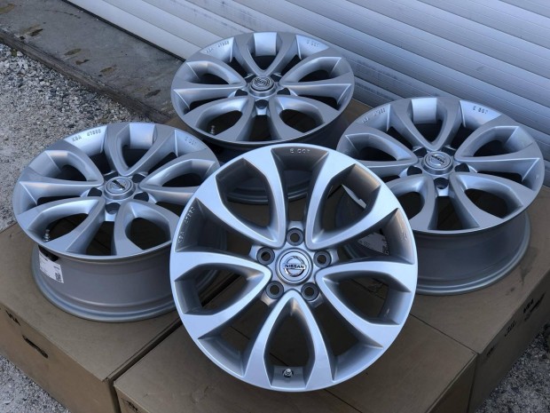 5x114.3 17" j Gyri Nissan Alufelni 17 col 