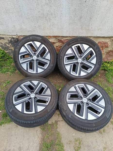 5x114,3 17 / 17" Gy�ri Hyundai alufelni 215/55 R17 Michelin ny�ri gumi