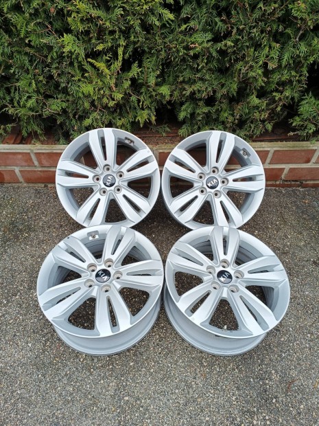 5x114,3 17 / 17" Gyári Kia / Hyundai alufelni, szenzorok