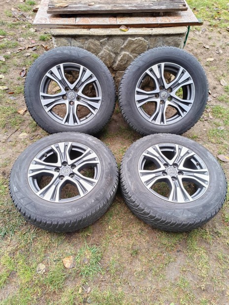 5x114,3 17 / 17" Gyri Toyota alufelni 225/65 R17 Falken tli gumi