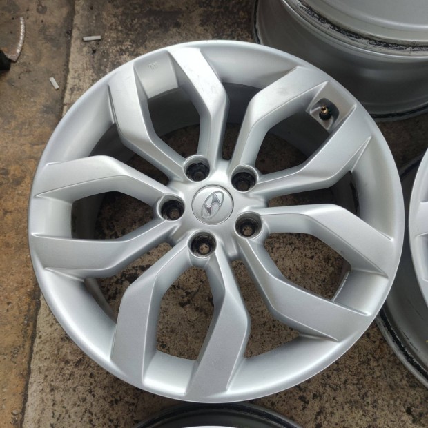 5x114,3 18 Gyári Hyundai alufelni 142000ft a 4db/82/